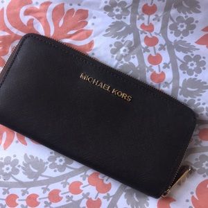 Micheal Kors Wallet